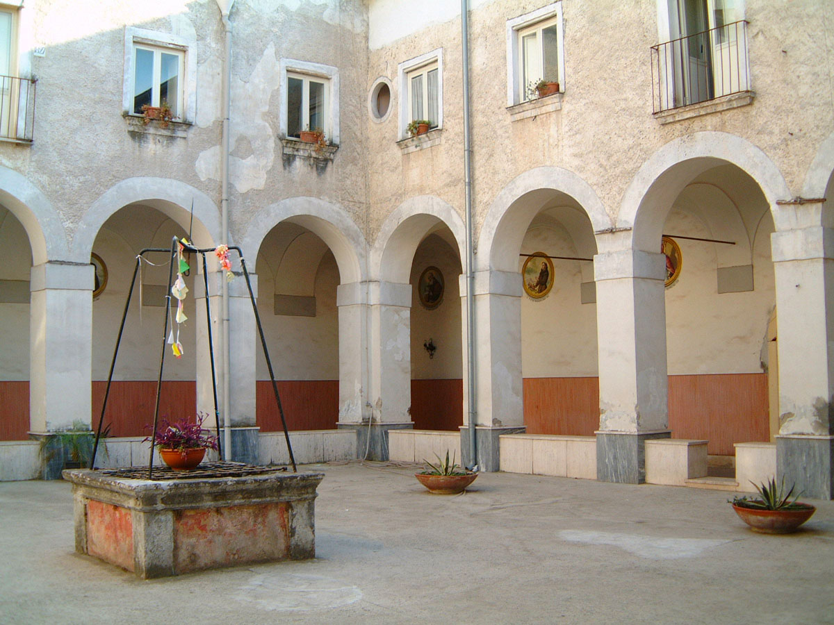 convento-santa-maria-delle-greazie-chiostro-monaci-pag.-132